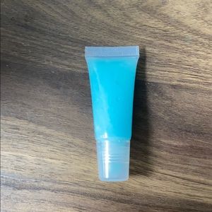 Blue lipgloss